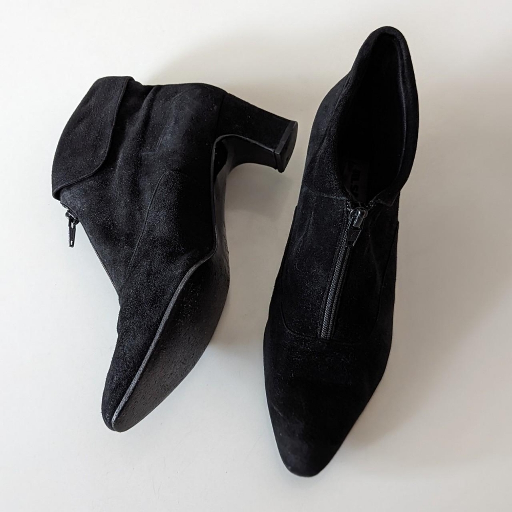 Vintage 80s / 90s Jil Sander black suede front zip pointed toe ankle boots